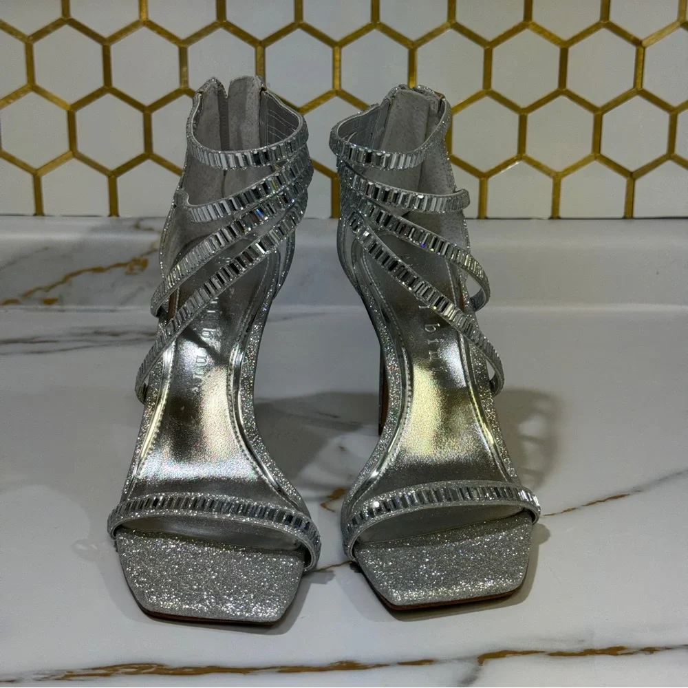 Gianni Bini Shawn Rhinestone Sparkly Elegant Silver Strappy Heels Size 8.5 NEW